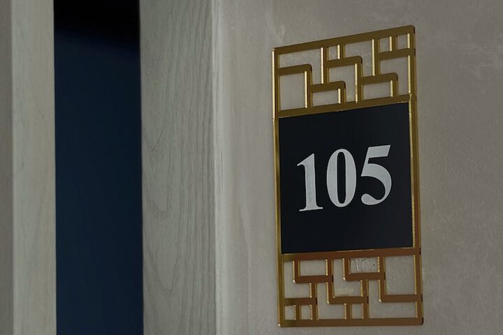 Room 32 of 74