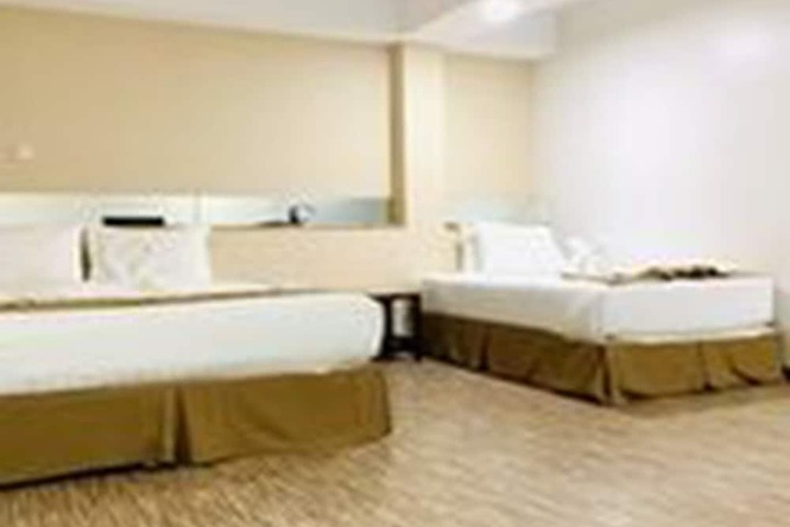 Room 8 of 34
