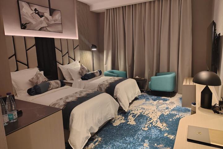 Room 9 of 17