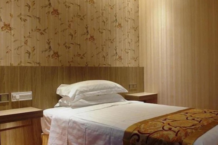 Room 8 of 45