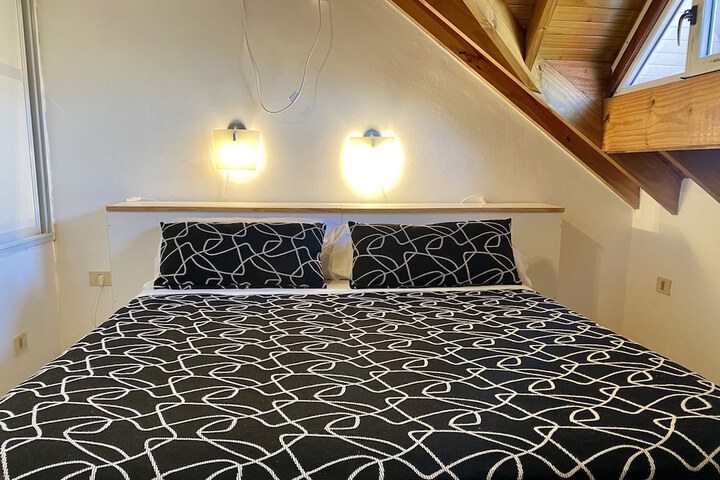 Room 34 of 97