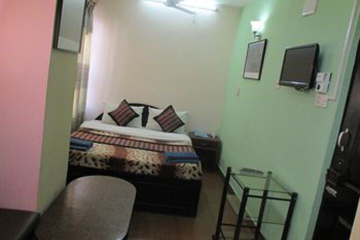 Room 15 of 26