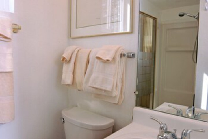 Room 4 of 24