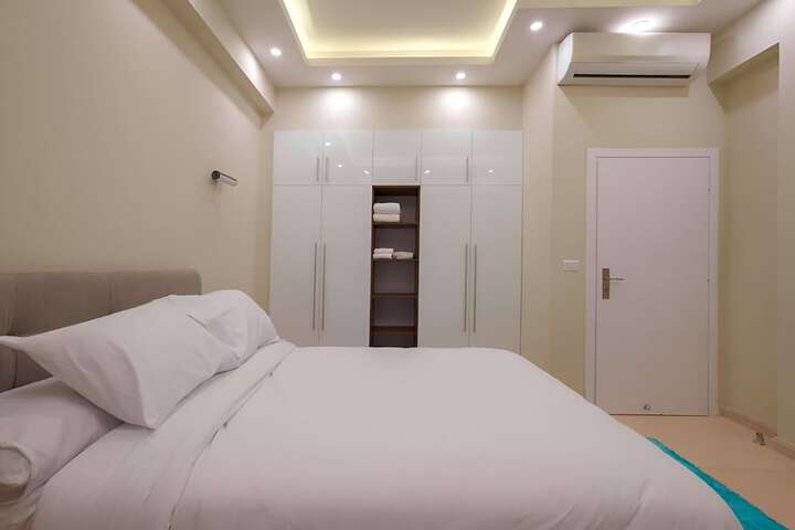 Room 3 of 34