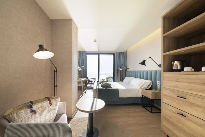 Room 27 of 75