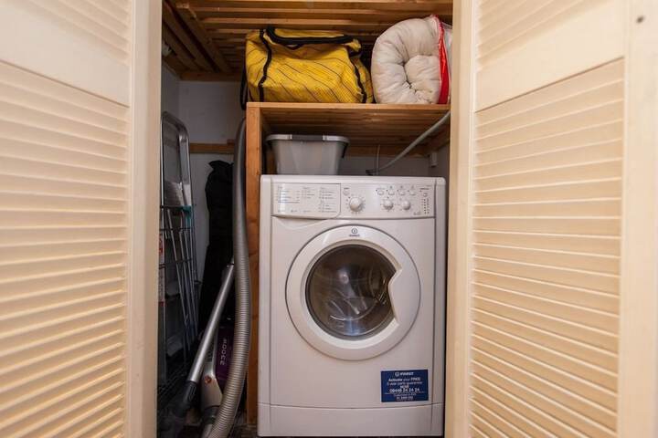 Room 2 of 18