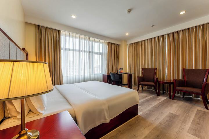 Room 18 of 60