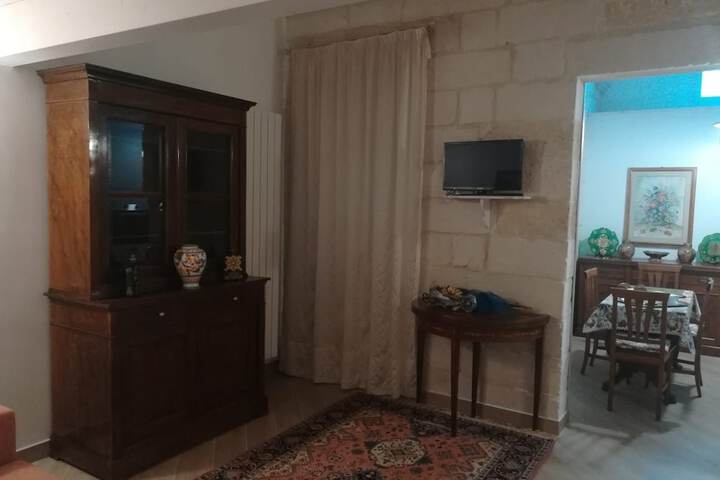 Room 18 of 28