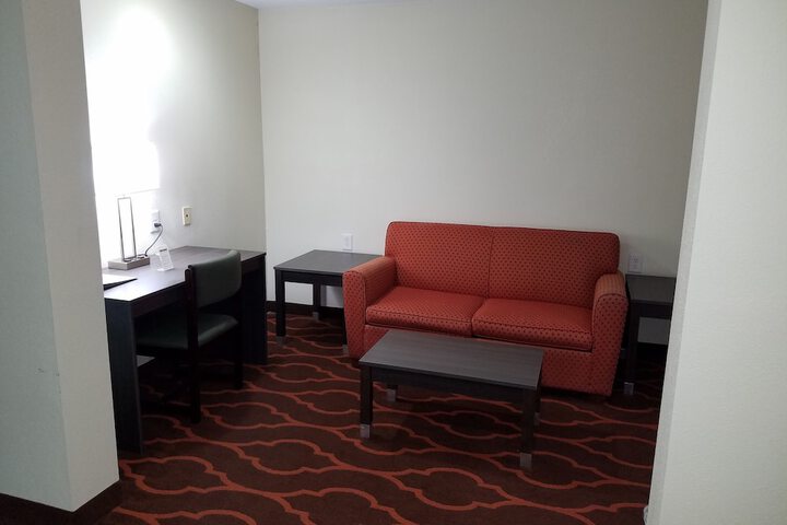 2 Queen Beds (1 of 24)