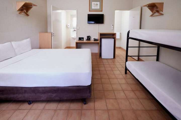 Room 4 of 18