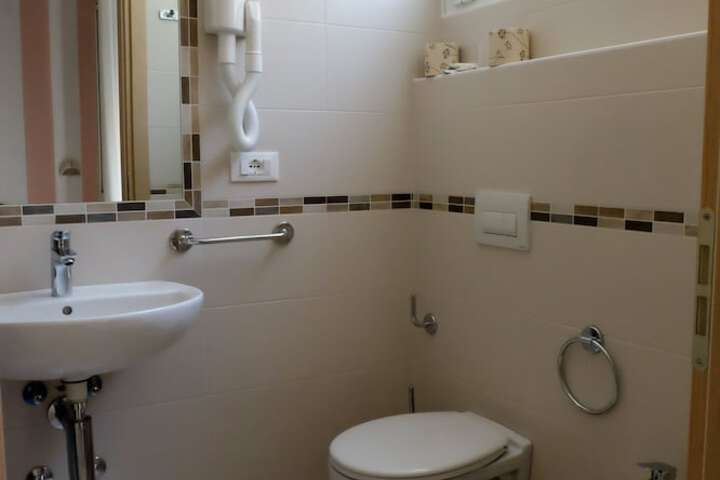 Room 35 of 119