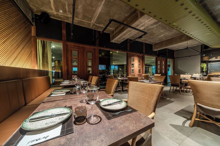 Dining 125 of 157