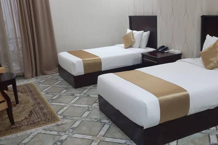 Room 7 of 14