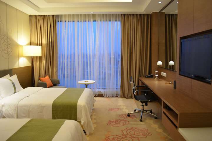 Room 5 of 89