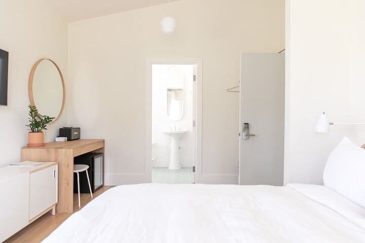 Room 6 of 26