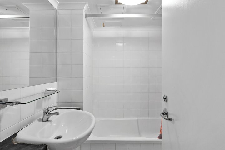 Room 25 of 125
