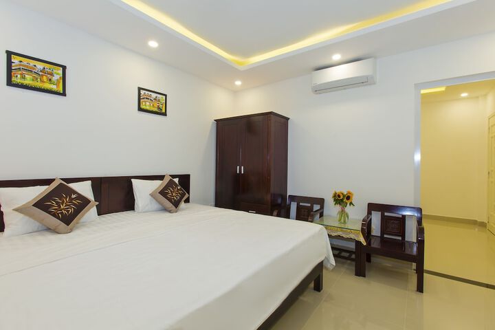 Room 6 of 35