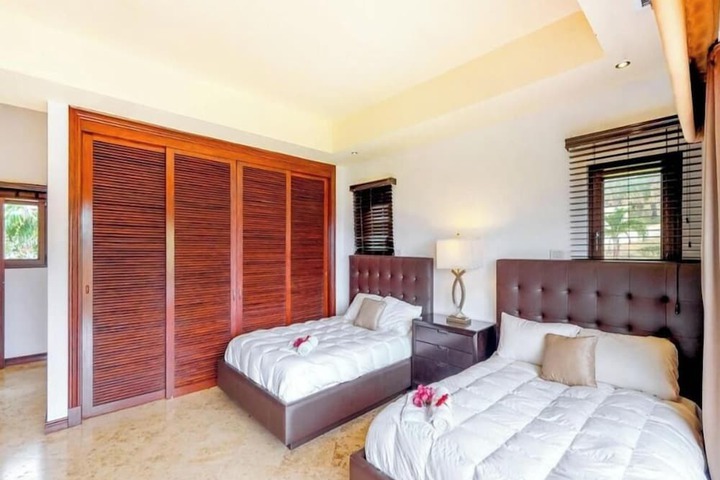 Room 20 of 171