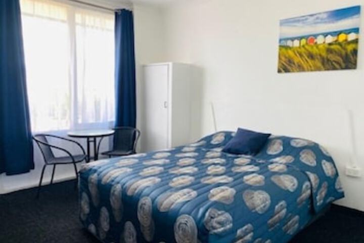 Room 4 of 15