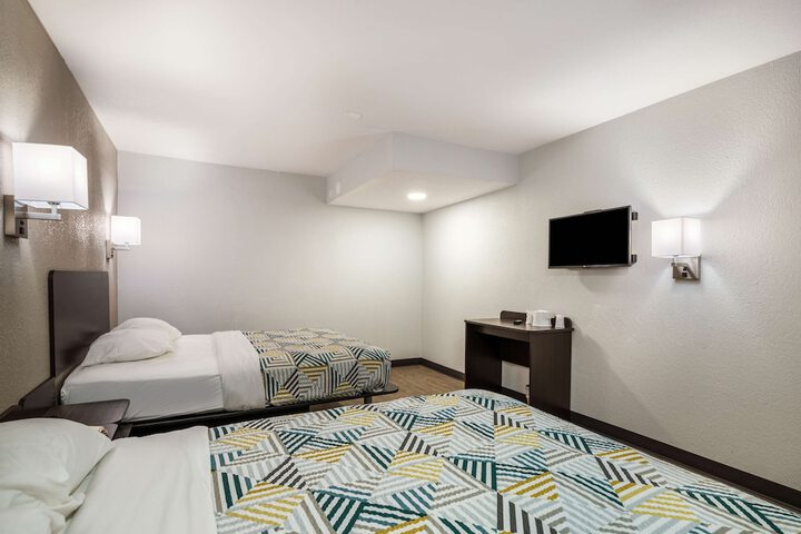 Room 14 of 30