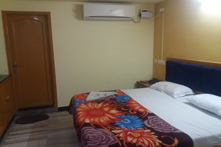 Room 4 of 11