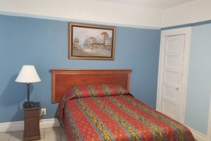 Room 19 of 129