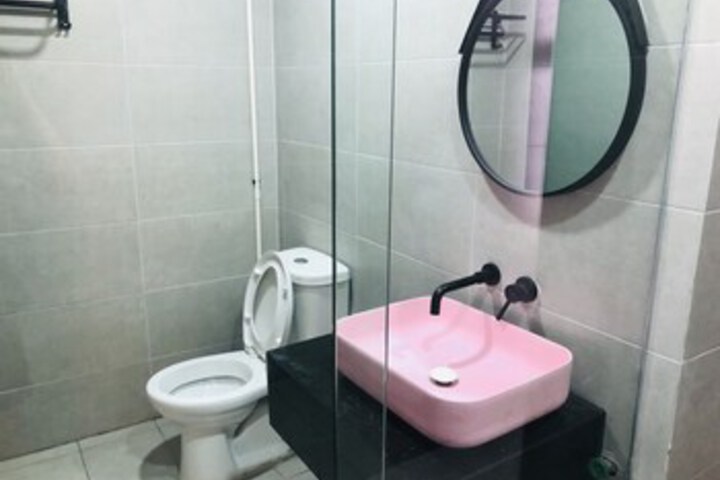 Room 4 of 38