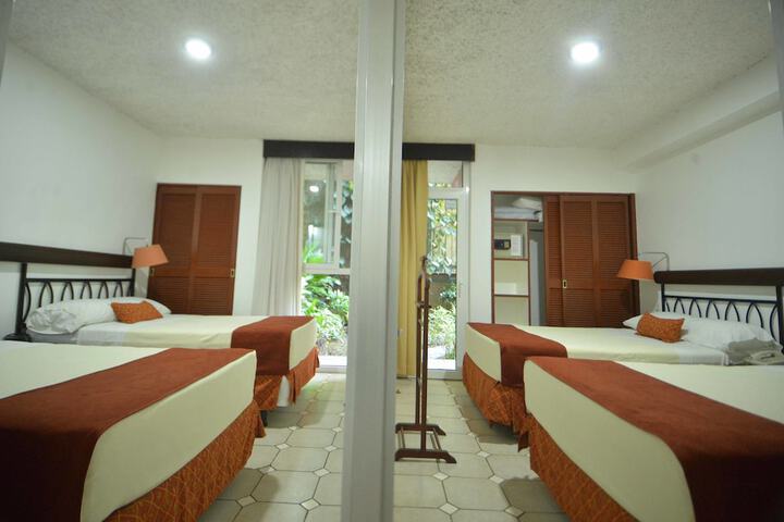 Room 9 of 39
