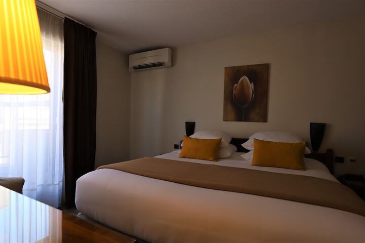 Room 14 of 46