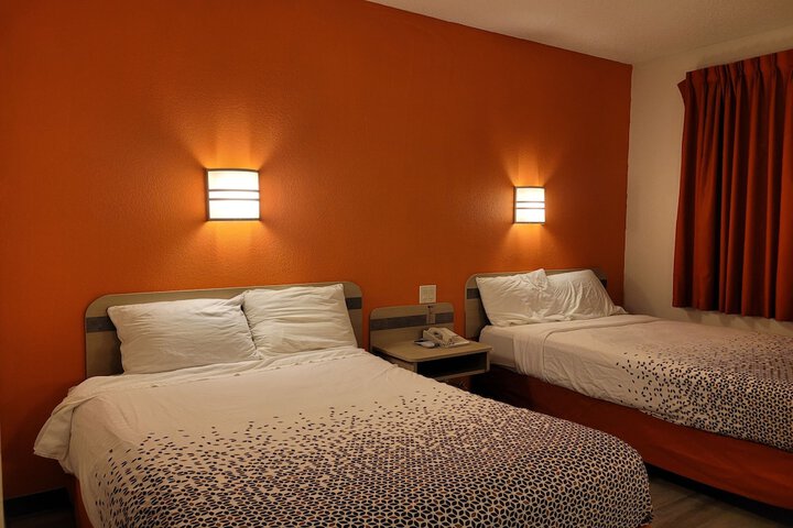 1 Double Bed Accessible (17 of 40)
