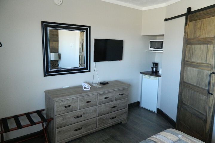 Room 10 of 34