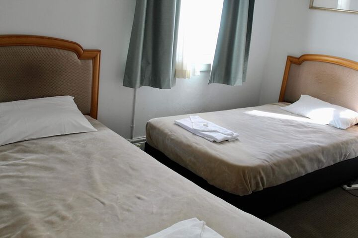 Room 12 of 30