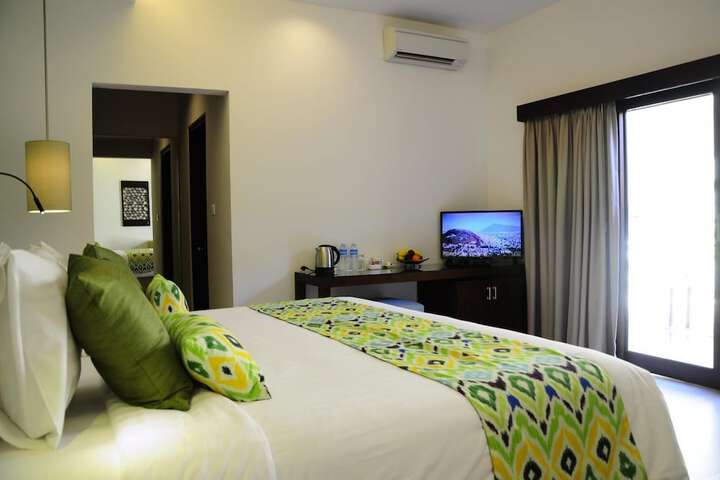 Room 4 of 13