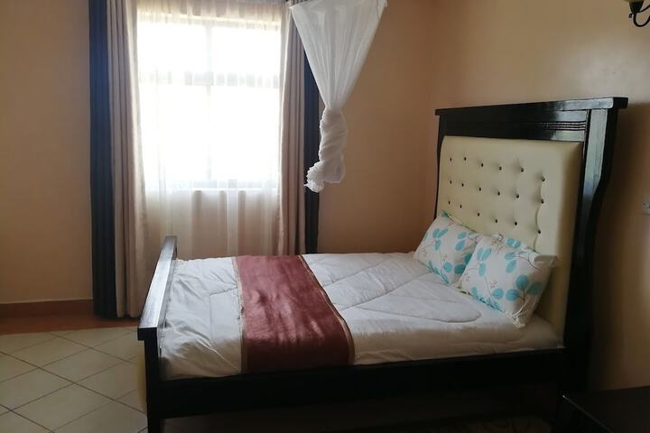 Room 7 of 33