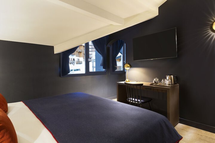 Room 25 of 59
