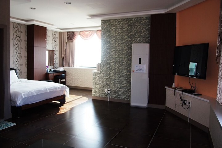 Room 11 of 88