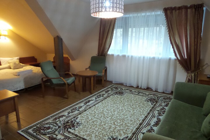 Room 17 of 39