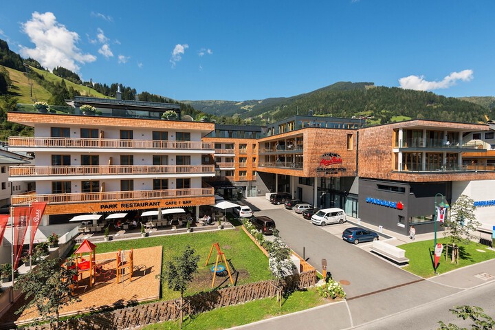 AlpenParks Hotel &  Apartment Central in Zell am See