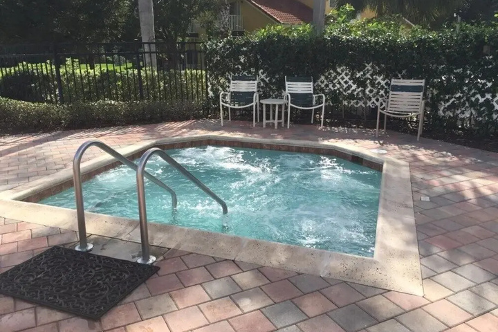 Pool 13 of 22