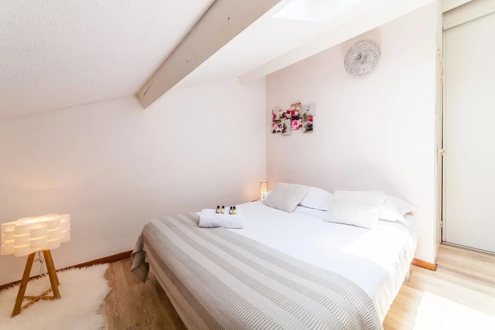 Room 3 of 10