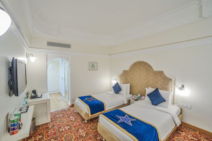 Room 26 of 120