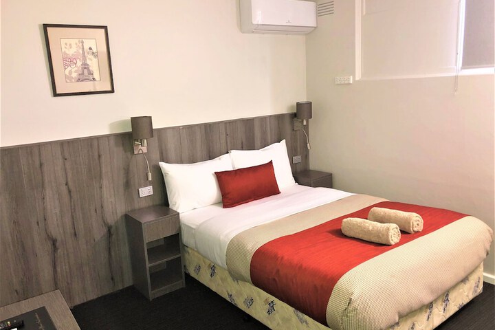 Room 10 of 46