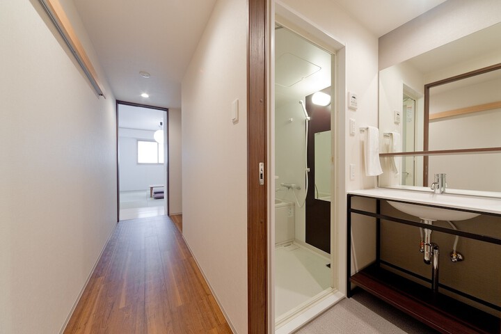 Room 29 of 35
