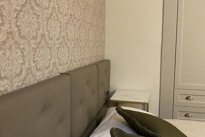 Room 12 of 50