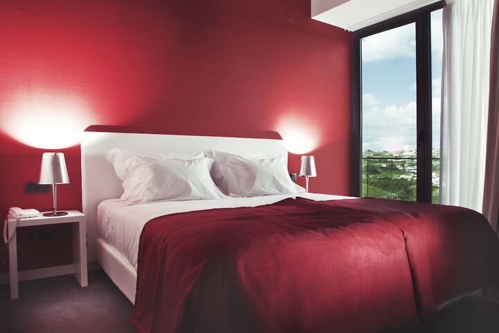 Room 3 of 105