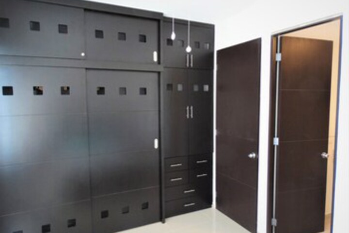 Room 12 of 26