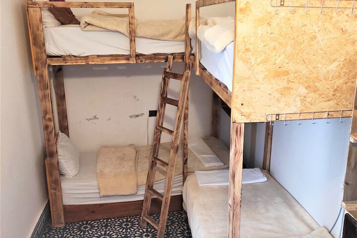 Room 20 of 32