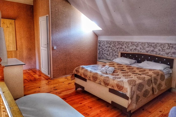 Room 5 of 23