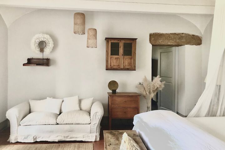 Room 12 of 90