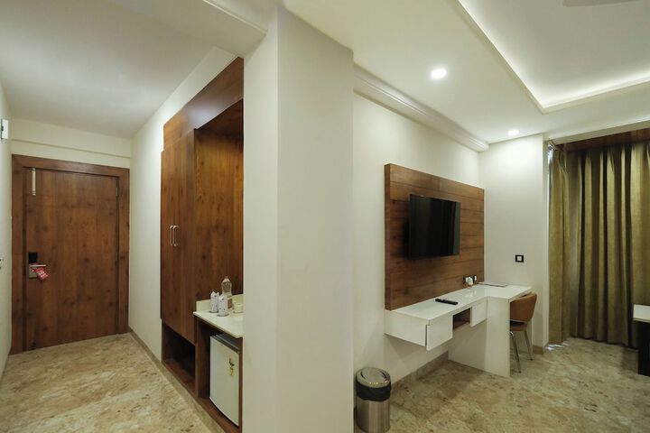Room 18 of 31